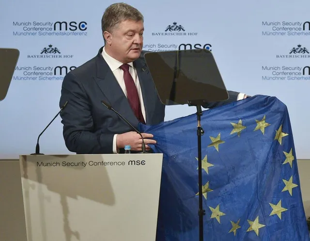 Петро Порошенко Мюнхен прапор ЄС