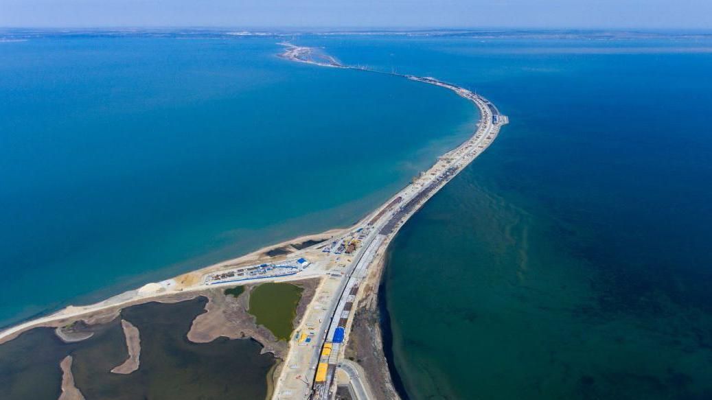 Оккупанты сообщили, когда наконец заработает многострадальный "Крымский мост"