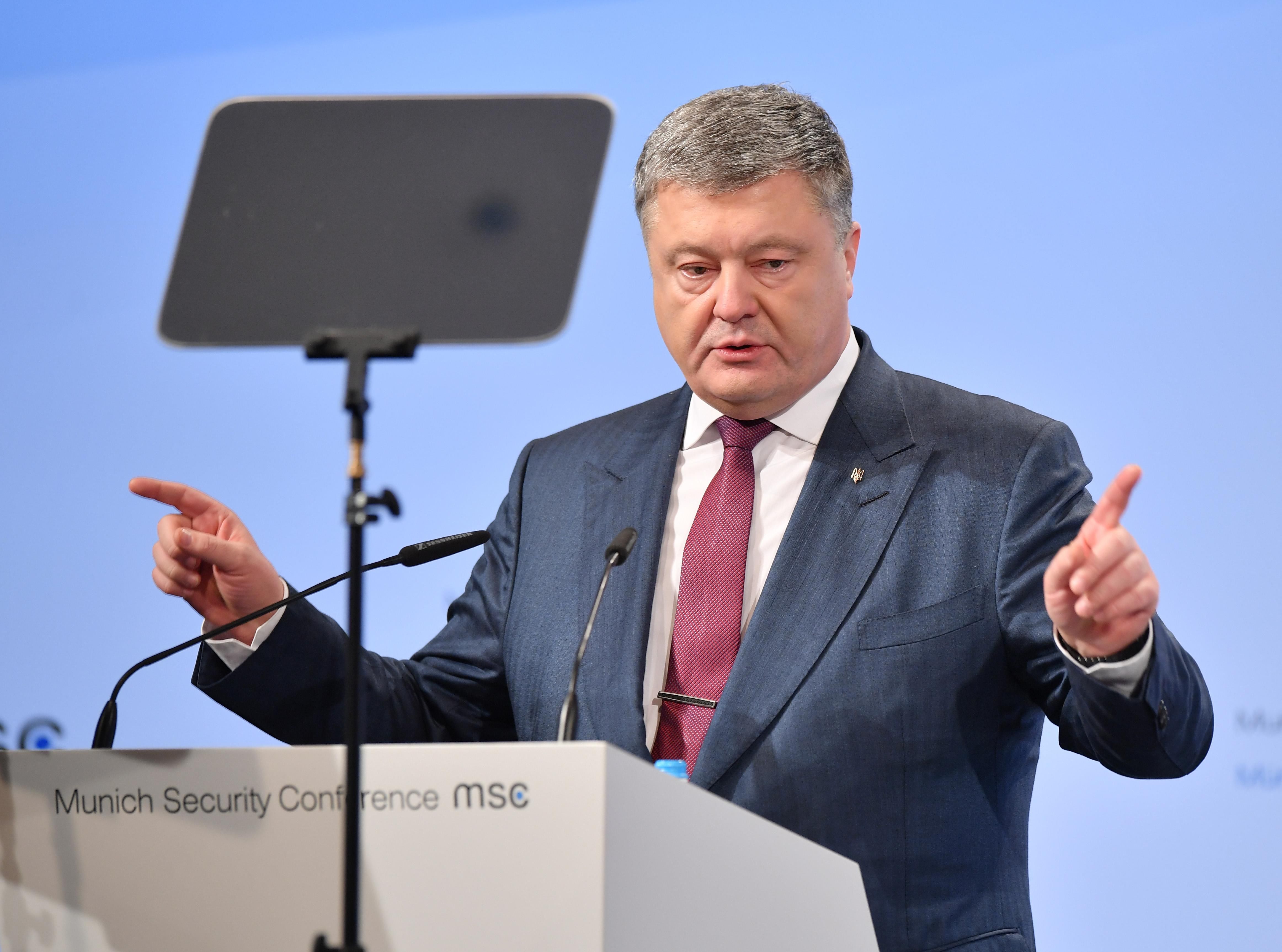 Порошенко вказав на єдину умову, виконання якої зумовить мир на Донбасі Порошенко вказав на єдину умову, виконання якої зумовить мир на Донбасі
