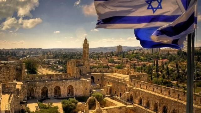 В Ізраїлі повінь заблокувала автобус із групою українських туристів В Ізраїлі повінь заблокувала автобус із групою українських туристів