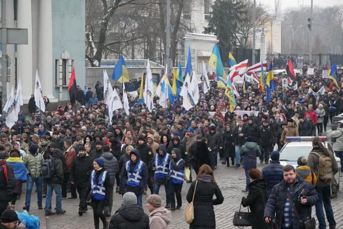 Понад 5 тисяч людей "Маршу за майбутнє" вирушили до Михайлівської площі Понад 5 тисяч людей "Маршу за майбутнє" вирушили до Михайлівської площі