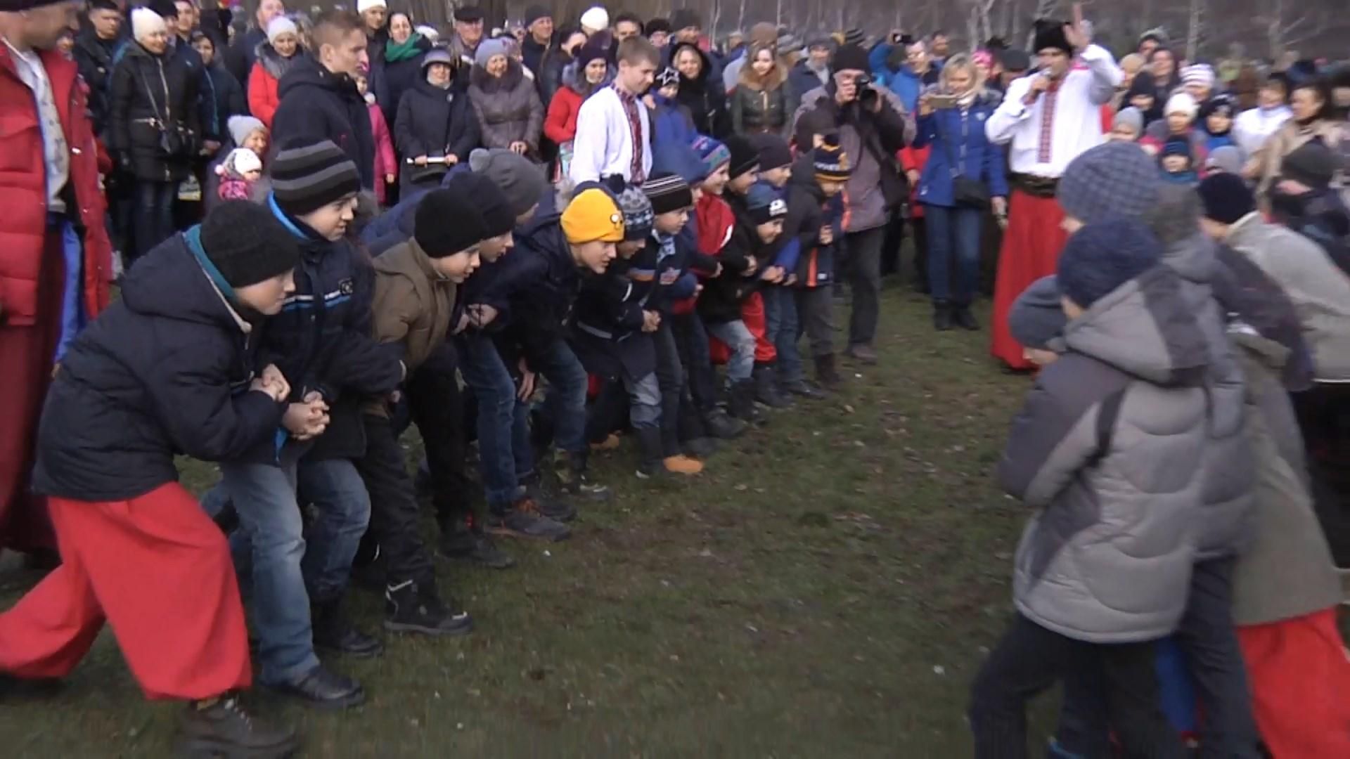 Масляна 2018: у Запоріжжі гучно відзначили свято за козацькими традиціями (відео) Масляна 2018: у Запоріжжі гучно відзначили свято за козацькими традиціями (відео)