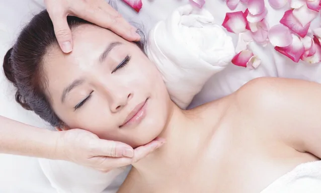 Щоденний масаж обличчя забезпечить пружність шкіри 