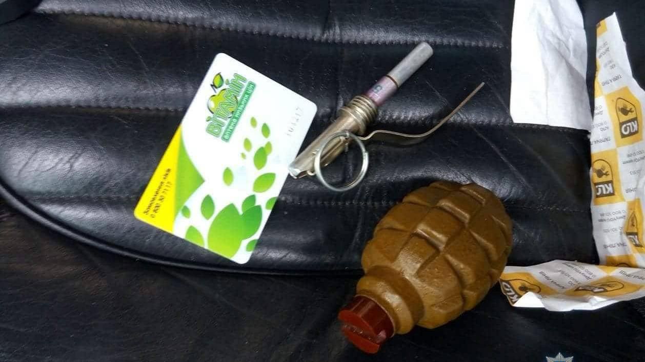 Под Киевом злоумышленники пытались ограбить АЗС с помощью гранаты Под Киевом злоумышленники пытались ограбить АЗС с помощью гранаты