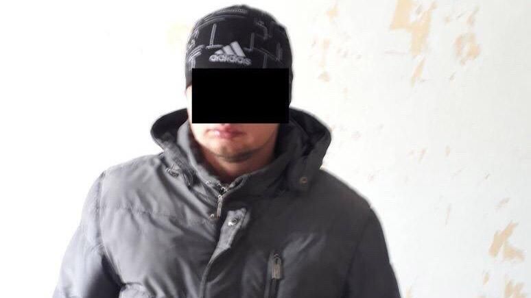 Пограничники поймали стрелка "Оплота" в Донецкой области Пограничники поймали стрелка "Оплота" в Донецкой области