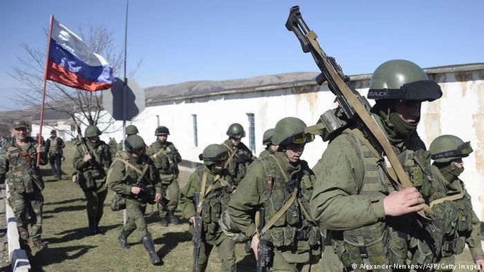У мережі з'явились фото початку вторгнення Росії до Криму