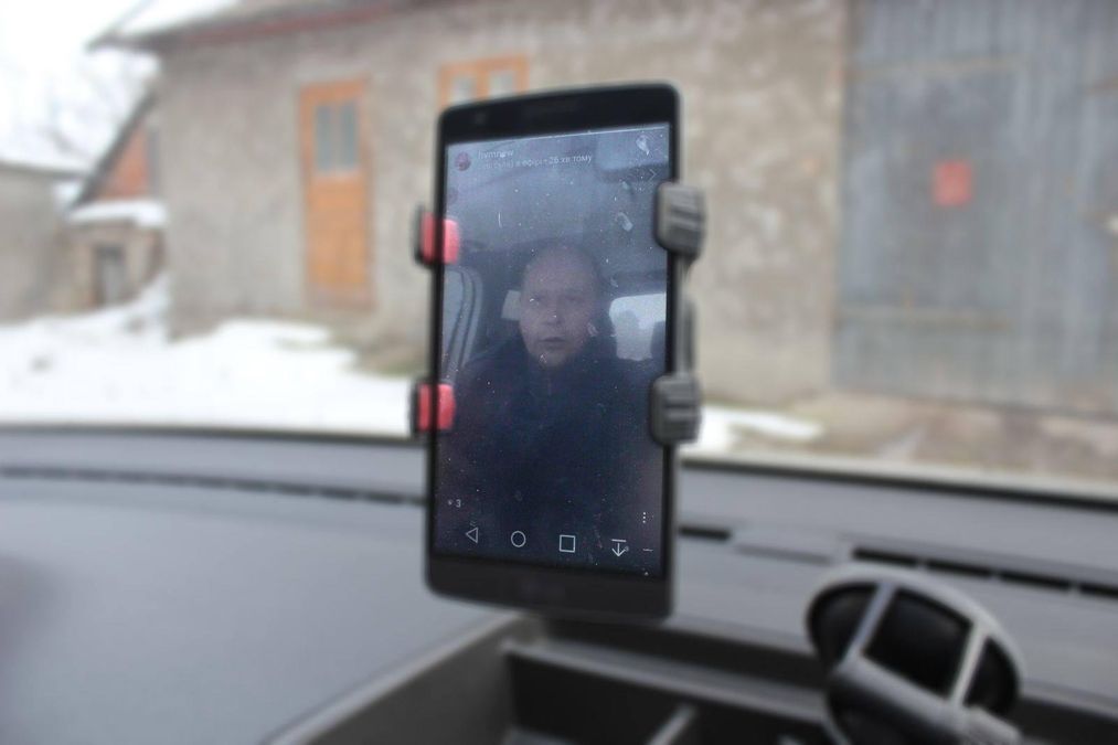 Священник из Тернопольской области проводит эфиры молитв и благословляет в Instagram Священник из Тернопольской области проводит эфиры молитв и благословляет в Instagram