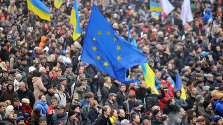 Між ініціаторами Євромайдану і політиками виник конфлікт, – політичний експерт