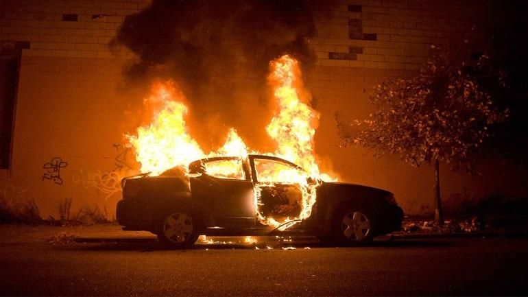 Невідомі підпалили автомобіль судді в центрі Одеси