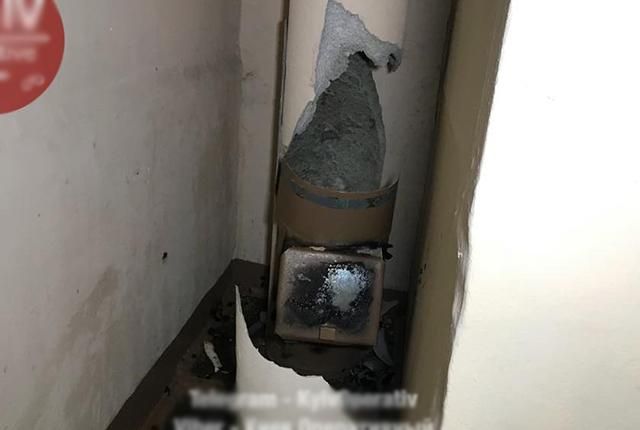 В киевском доме взорвался мусоропровод: фото