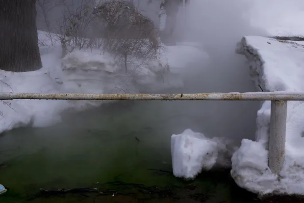 Вулиці російського міста залила зелена вода Вулиці російського міста залила зелена вода