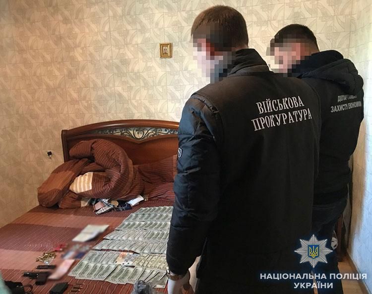 Задержали взяточников, которые наживались на космической отрасли: фото Задержали взяточников, которые наживались на космической отрасли: фото