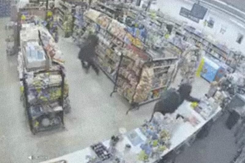 Вірусний ролик про "подвійне пограбування" виявився рекламою веб-серіалу від Facebook
Вірусний ролик про "подвійне пограбування" виявився рекламою веб-серіалу від Facebook