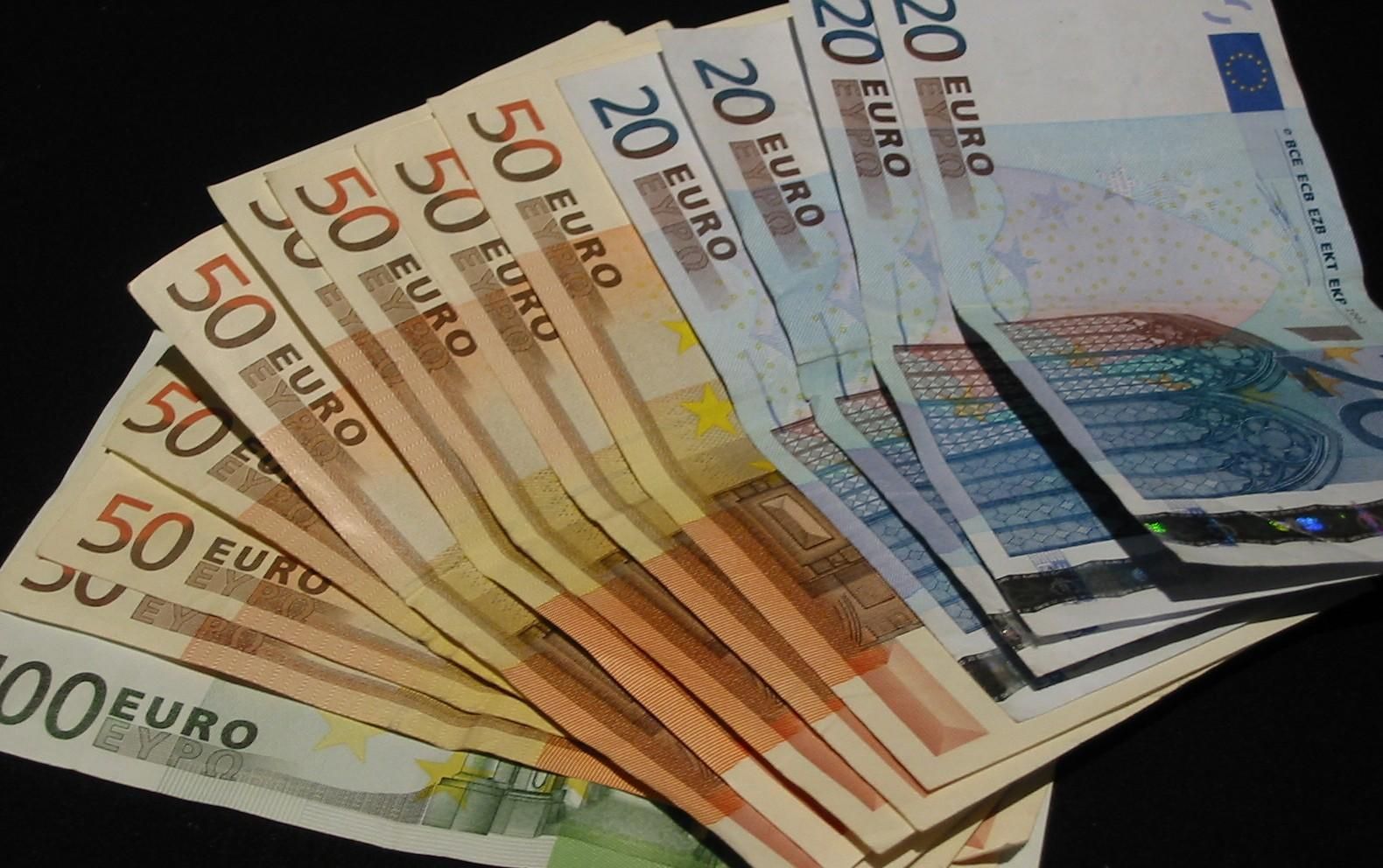 Курс валют НБУ на сьогодні 26-02-2018: курс долара, курс євро