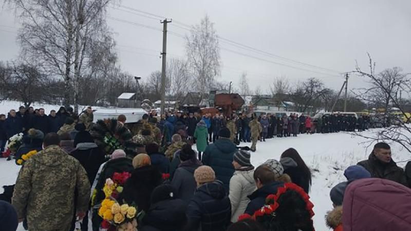 В Житомирской области попрощались с девушкой-медиком, которая погибла в зоне АТО