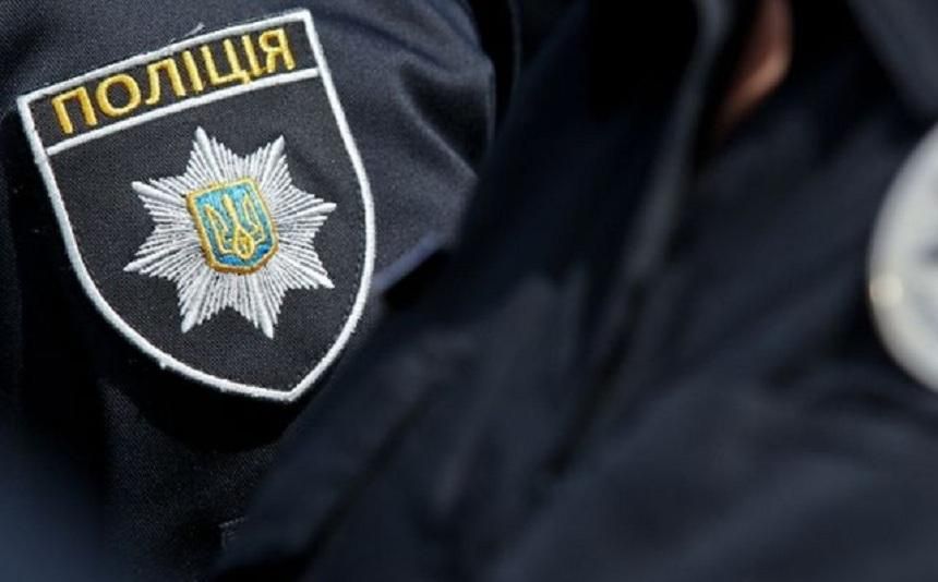 В полиции отреагировали на обыск женщин в суде во время допроса Порошенко