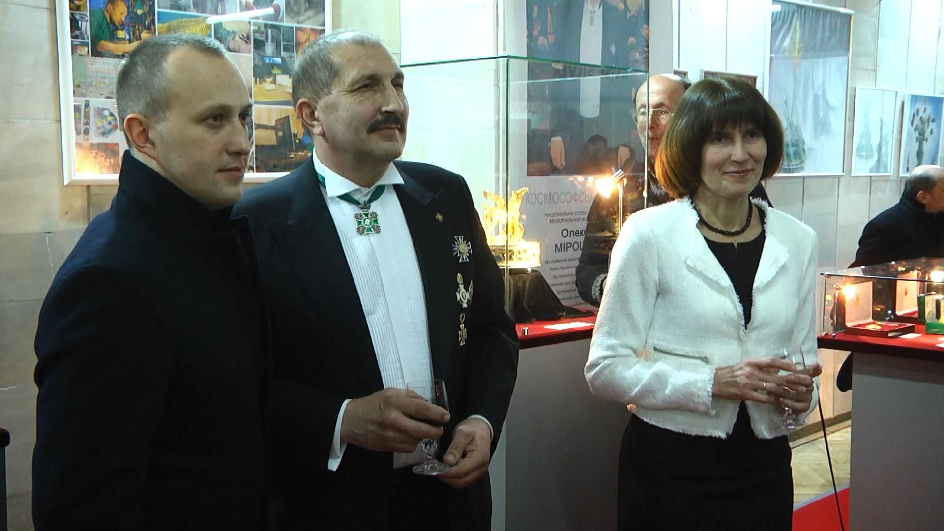 У Львові проходить дивовижна виставка робіт з дорогоцінного каміння У Львові проходить дивовижна виставка робіт з дорогоцінного каміння