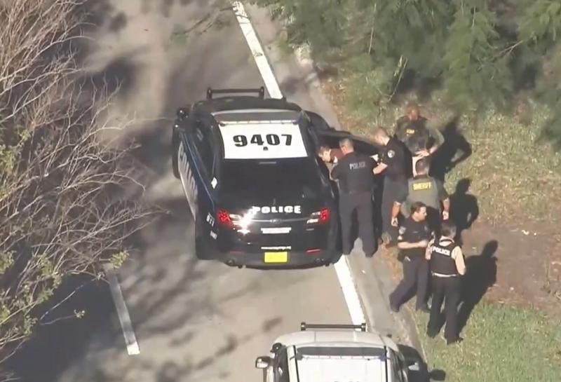 У Флориді затримали двох підлітків, які погрожували збройними нападами через соцмережі У Флориді затримали двох підлітків, які погрожували збройними нападами через соцмережі