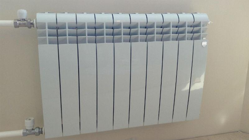 В Харькове мощный прорыв теплосети: без тепла остались сотни домов