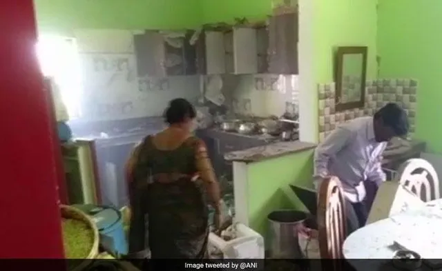 Молодята після весілля підірвалися на вибухівці в Індії Молодята після весілля підірвалися на вибухівці в Індії