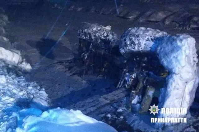 На Івано-Франківщині екскаватор перекинувся з водієм На Івано-Франківщині екскаватор перекинувся з водієм