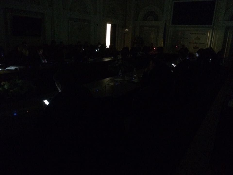 На заседании БПП погас свет: опубликовали фото На заседании БПП погас свет: опубликовали фото