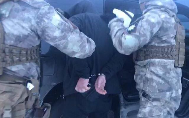 На Хмельниччині поліція затримала злодія в законі "Льору Сумського": фото На Хмельниччині поліція затримала злодія в законі "Льору Сумського": фото