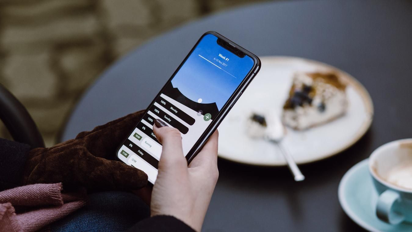 Apple выпустит три новых модели iPhone до конца 2018 года, – Bloomberg
