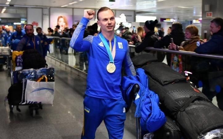 Это мой друг по спорту, – Абраменко вернулся в Украину и рассказал об объятиях с русским