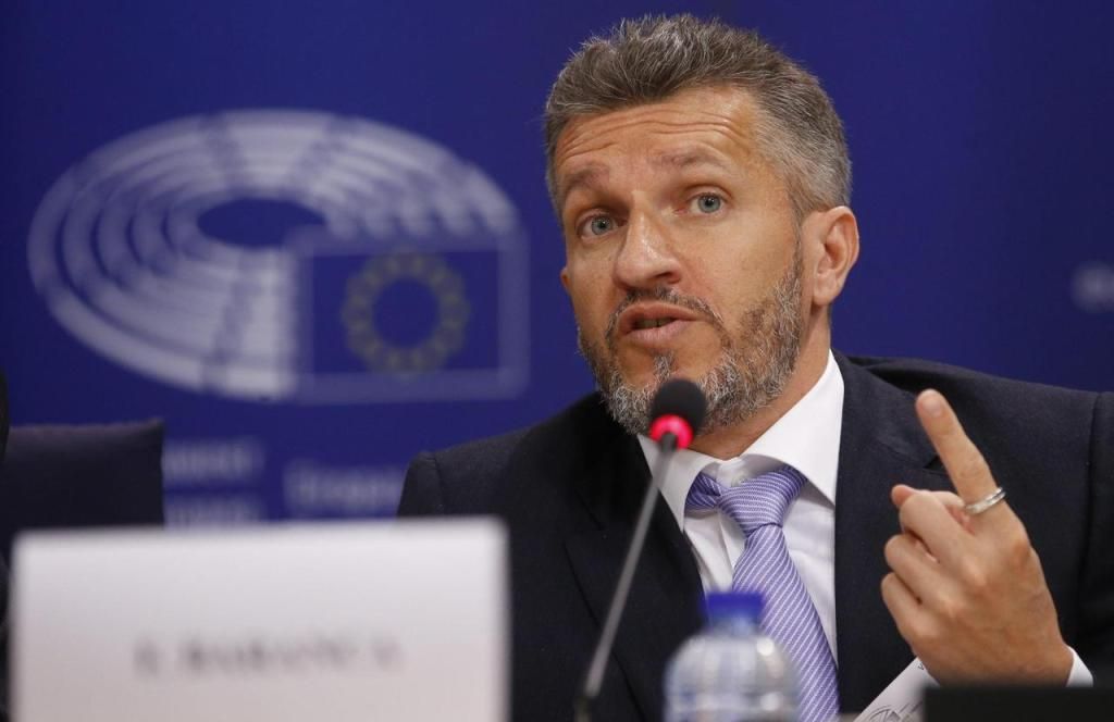 Франческо Баранка: "Бандурко, Кочетов і Франков порушили кодекс УЄФА і ФІФА" Франческо Баранка: "Бандурко, Кочетов і Франков порушили кодекс УЄФА і ФІФА"