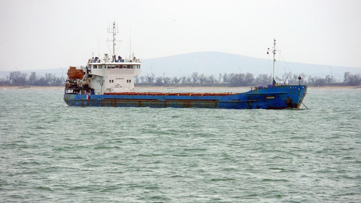 Моряк забаррикадировался в судне на Одесщине: причина