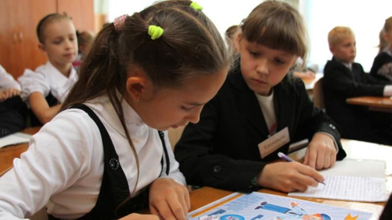 Скандал в гимназии: в Харькове директор позорно обзывала школьников