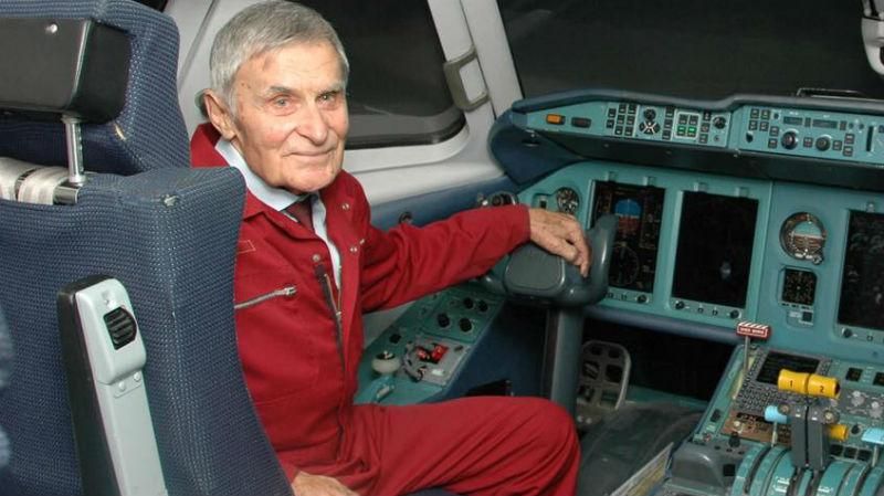 Помер легендарний український льотчик Юрій Курлін Помер легендарний український льотчик Юрій Курлін