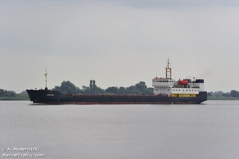 Моряк забарикадувався на судні на Одещині: у поліції оприлюднили деталі 