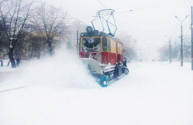 Вулицями Києва цілу ніч їздили 40 трамваїв і тролейбусів: названо причину Вулицями Києва цілу ніч їздили 40 трамваїв і тролейбусів: названо причину