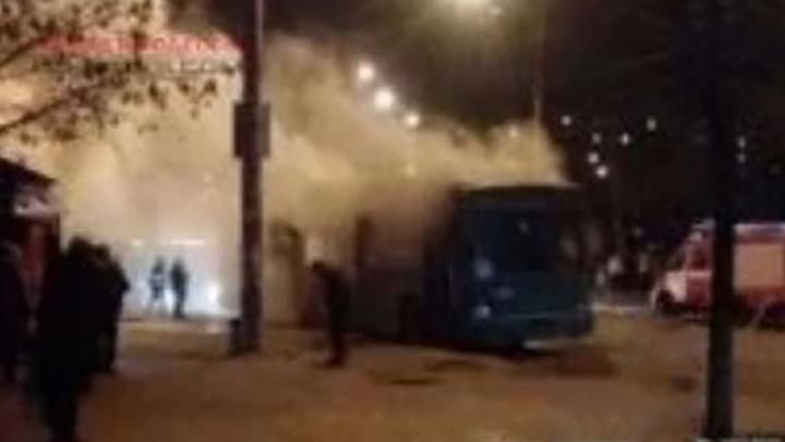 В троллейбусе с пассажирами в Одессе прогремел взрыв: видео с места события
