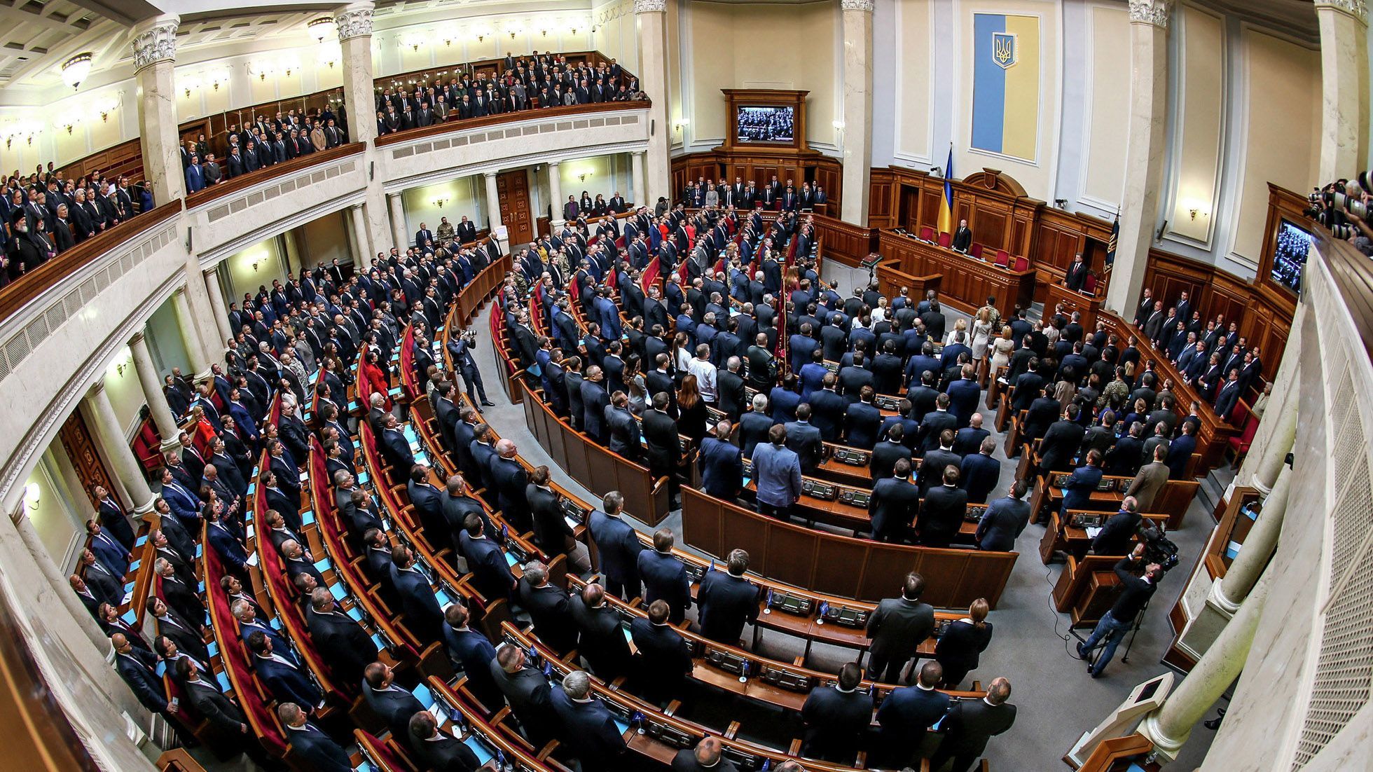 Громадськість та опозиціонери критикують президентський законопроект про Антикорупційний суд