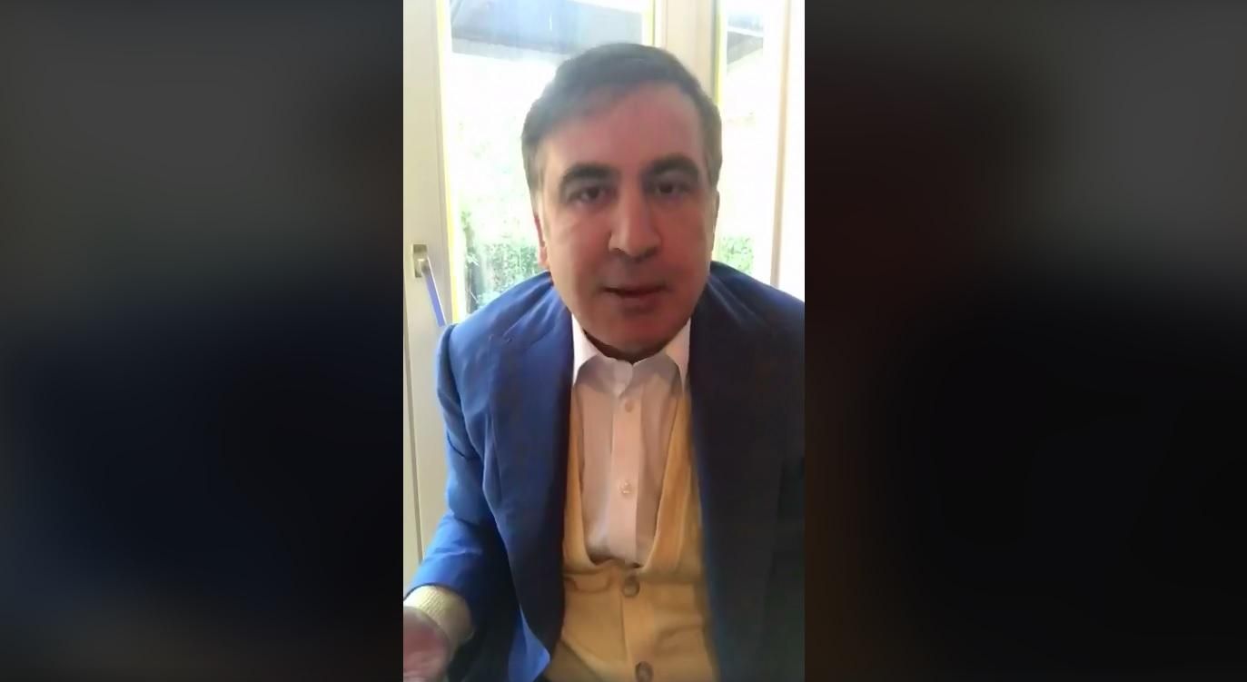 У нього корупція живе в кабінеті, вона у нього в голові, – Саакашвілі про виступ Порошенка У нього корупція живе в кабінеті, вона у нього в голові, – Саакашвілі про виступ Порошенка