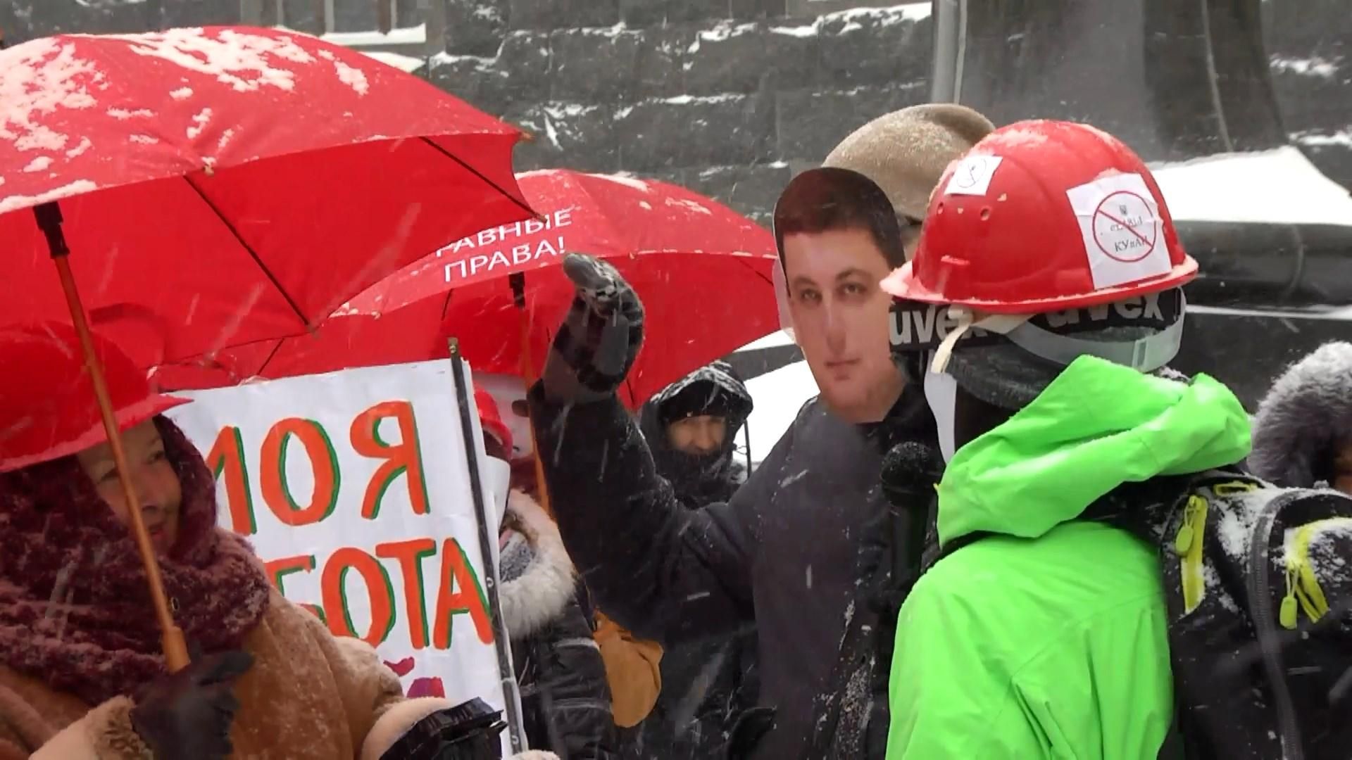 "Стальные яйца" для Гройсмана: в Киеве прошел марш экс-работников секс-индустрии "Стальные яйца" для Гройсмана: в Киеве прошел марш экс-работников секс-индустрии