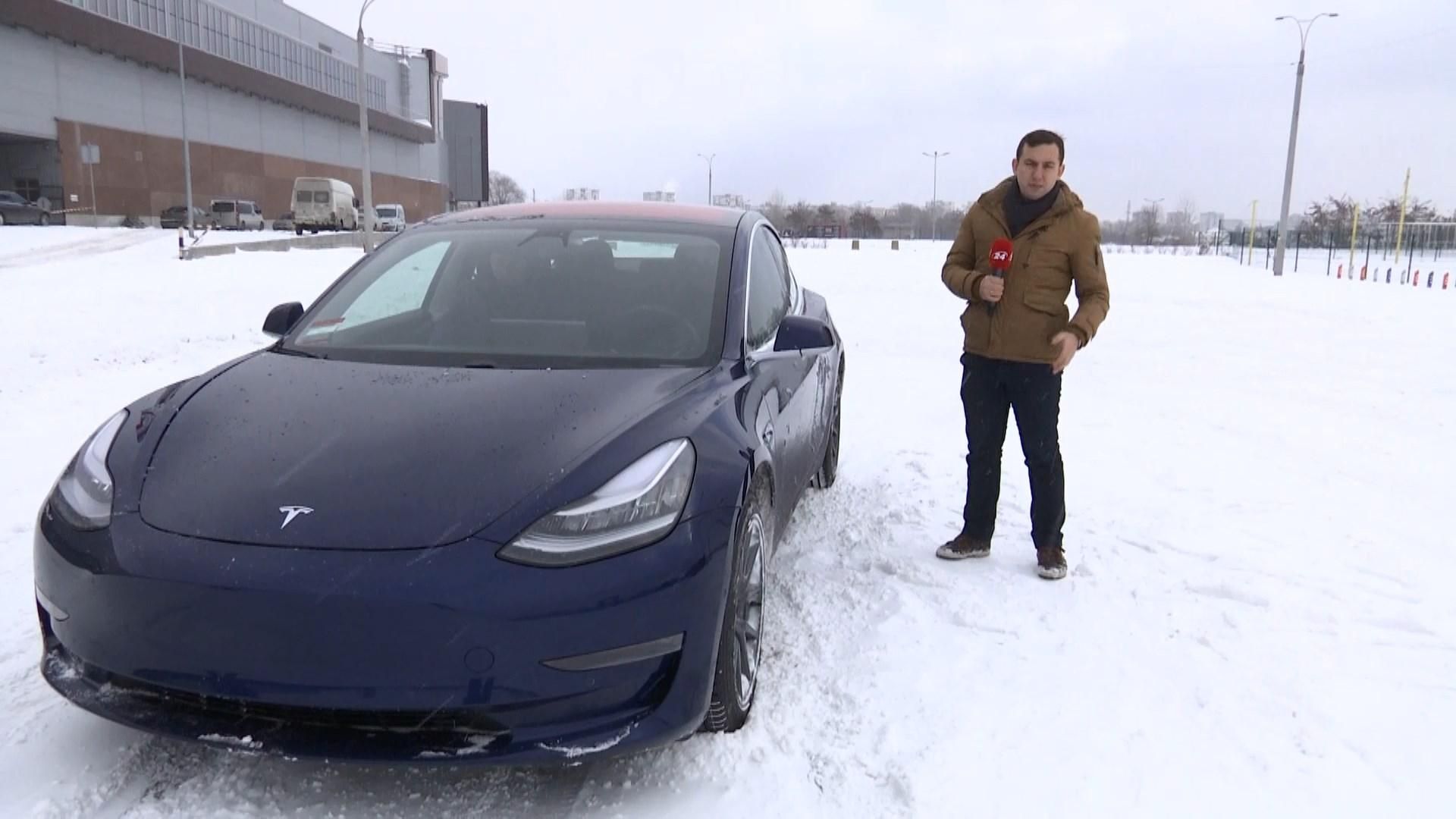 В Україні з'явився перший в Європі електрокар Tesla model 3