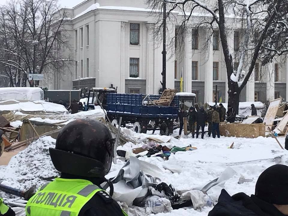 Столкновения под Радой: всех задержанных отпускают из полиции