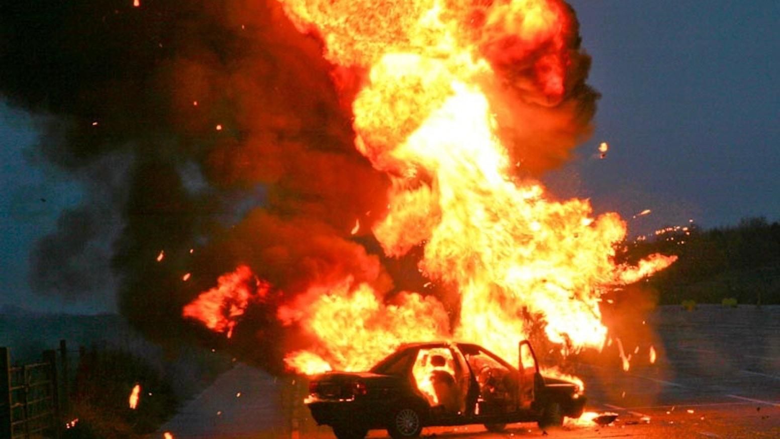 В оккупированном Донецке взорвали автомобиль В оккупированном Донецке взорвали автомобиль