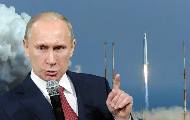 Володимир Путін виступає, ракети літають