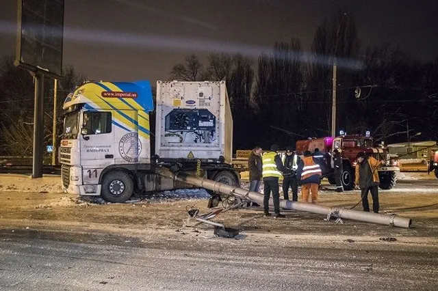 Серйозна ДТП на вулиці Академіка Заболотного Серйозна ДТП на вулиці Академіка Заболотного