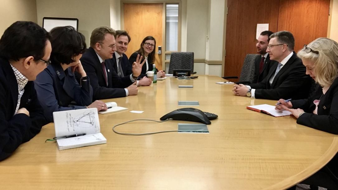 Руководство "Самопомочи" встретилось в Вашингтоне со спецпредставителем Госдепа Куртом Волкером Руководство "Самопомочи" встретилось в Вашингтоне со спецпредставителем Госдепа Куртом Волкером