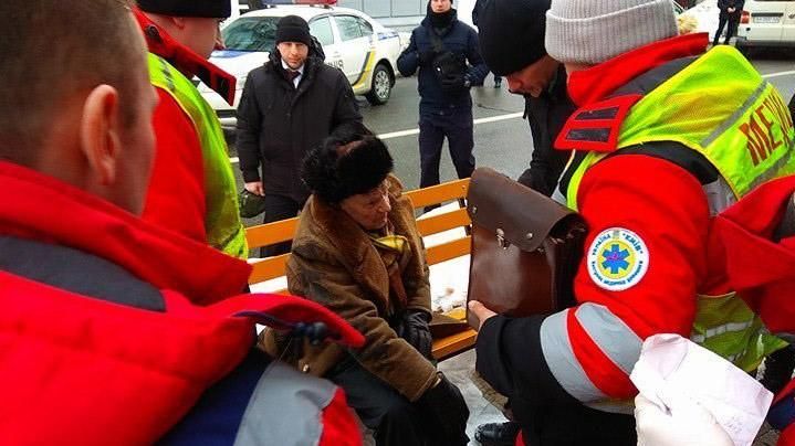 Авто кортежу Порошенка збило людину: у президента дали коментар Авто кортежу Порошенка збило людину: у президента дали коментар