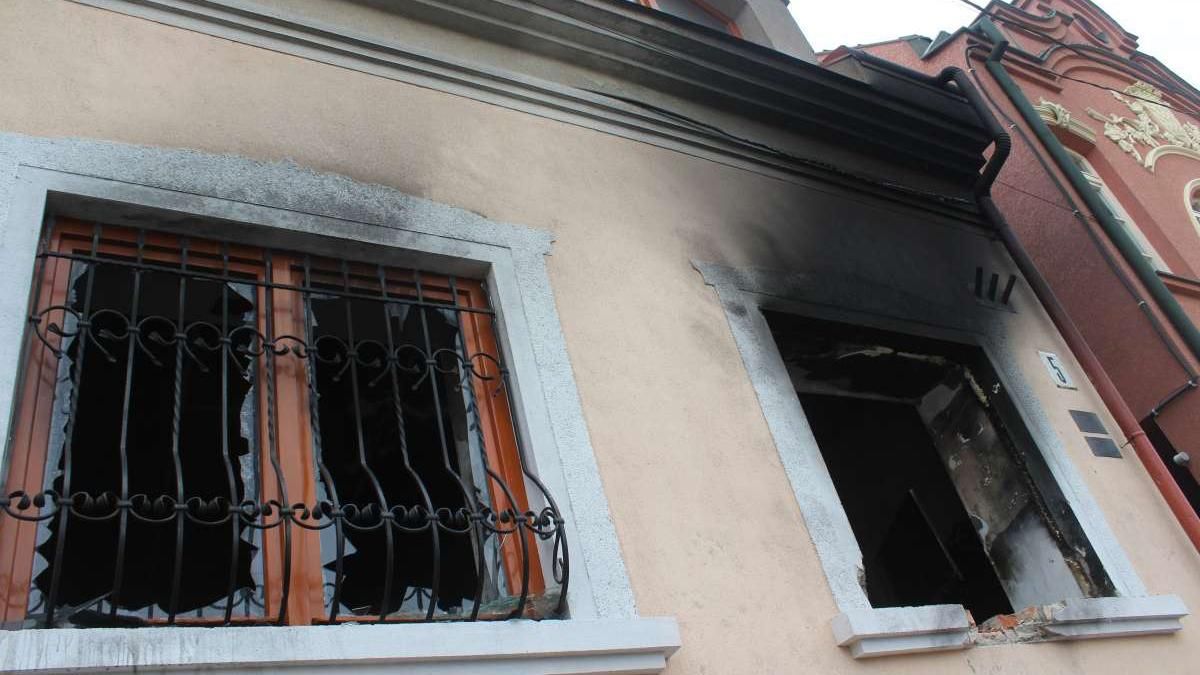 В полиции сообщили имена подозреваемых в поджоге венгерского общества