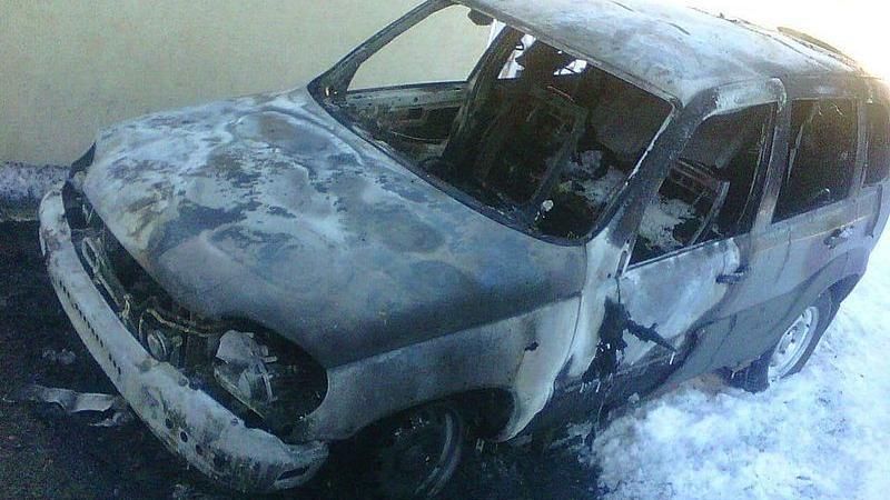 Война за лес на Житомирщине: неизвестные подожгли служебный автомобиль лесников