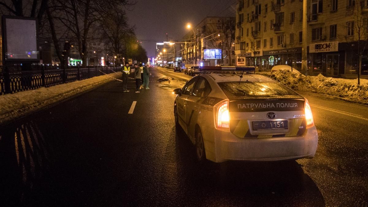 В Киеве жуткой смертью погиб мужчина: фото и видео с места события