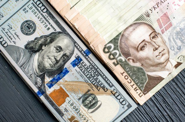 Яким буде курс долара в Україні наприкінці року: прогноз експертів